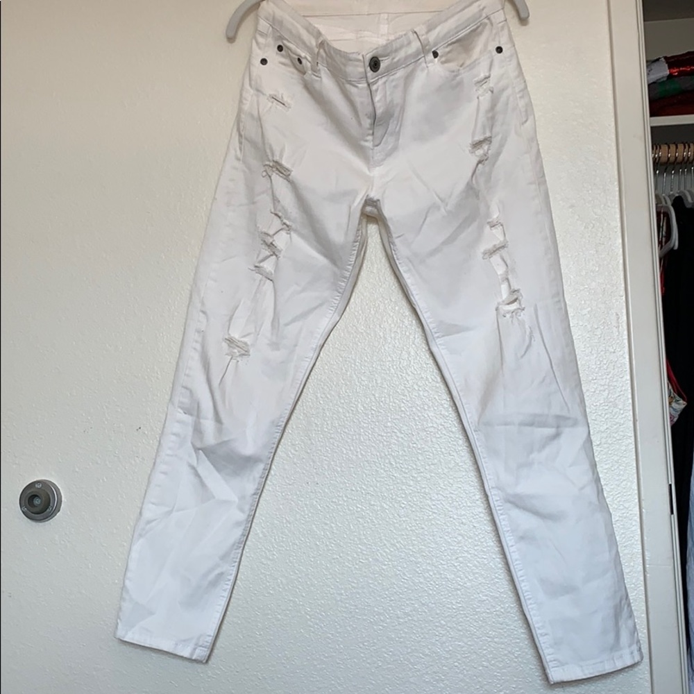 White distressed skinny jeans - American Eagle